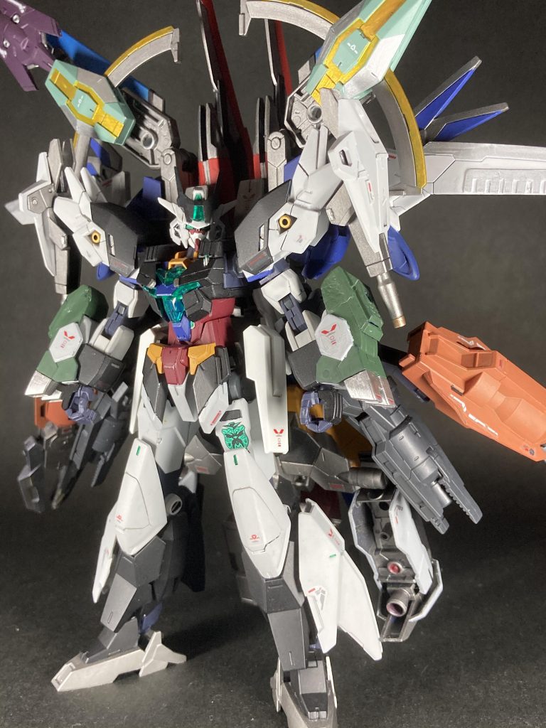 支援MAのドッキングしたフルパワーモード。各武装類は元アーマーの色にする事でコズモレイズ(銀河系)に集まるアーマー(星)をイメージしています。