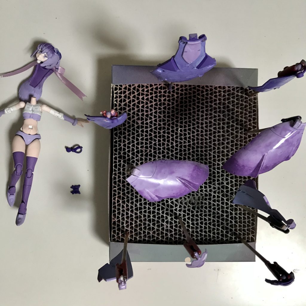 スカートの手直しの様子です。改悪になってしまった感もあります。でも、サラはどうなってもやっぱりかわいい。それに尽きます(笑)