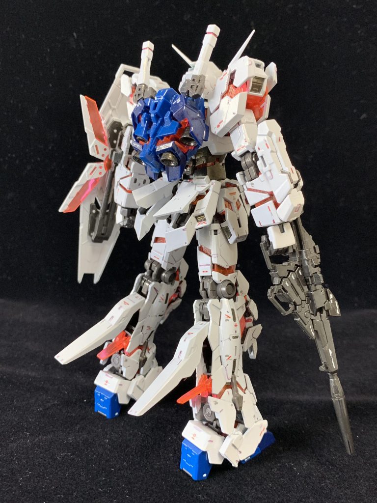 墨入れとデカール貼り完了後に光沢クリアでコーティング、更にその上からセリアのネイル用パウダーで作ったパール風塗料で艶感を増してます。