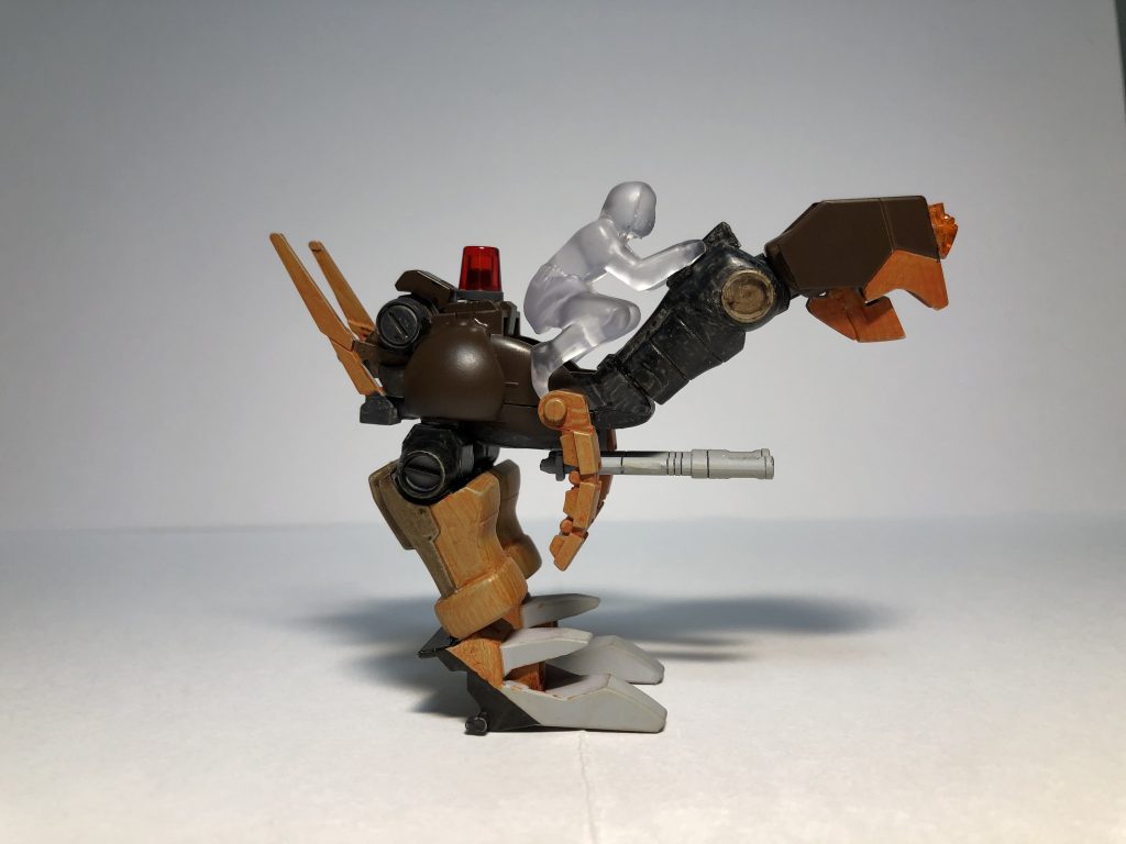 真横から。パイロットはモンキー乗りだぜい！