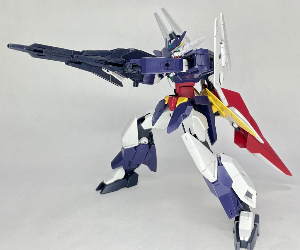 ▼ユーラヴェンガンダム・アステところで、コアディフェンサーを装備する前のユーラヴェンは、背中のセンサービット一基はどこに装備してたんだろう？