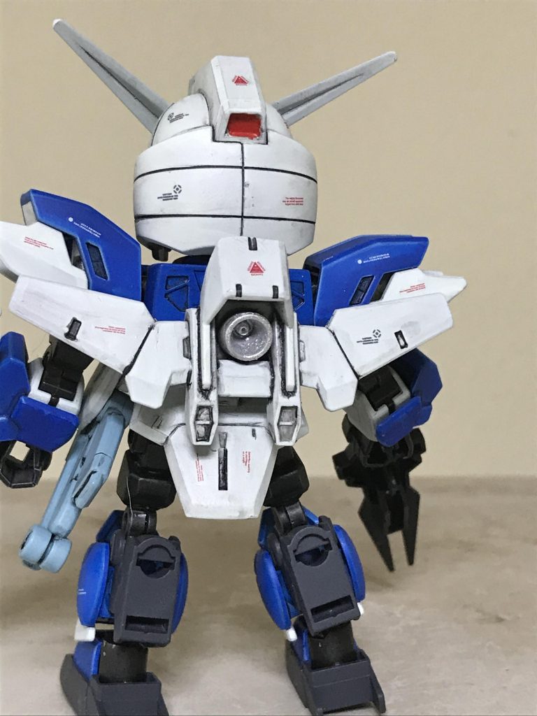 背中のバックパックは SDクロスシルエット アースリィーガンダムの物を 使用しました。