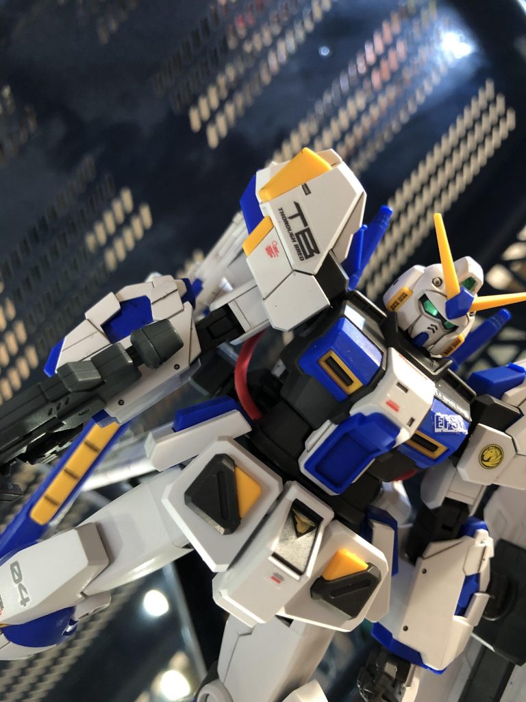 ガンダム４号機–5枚目/制作者：真樹京介