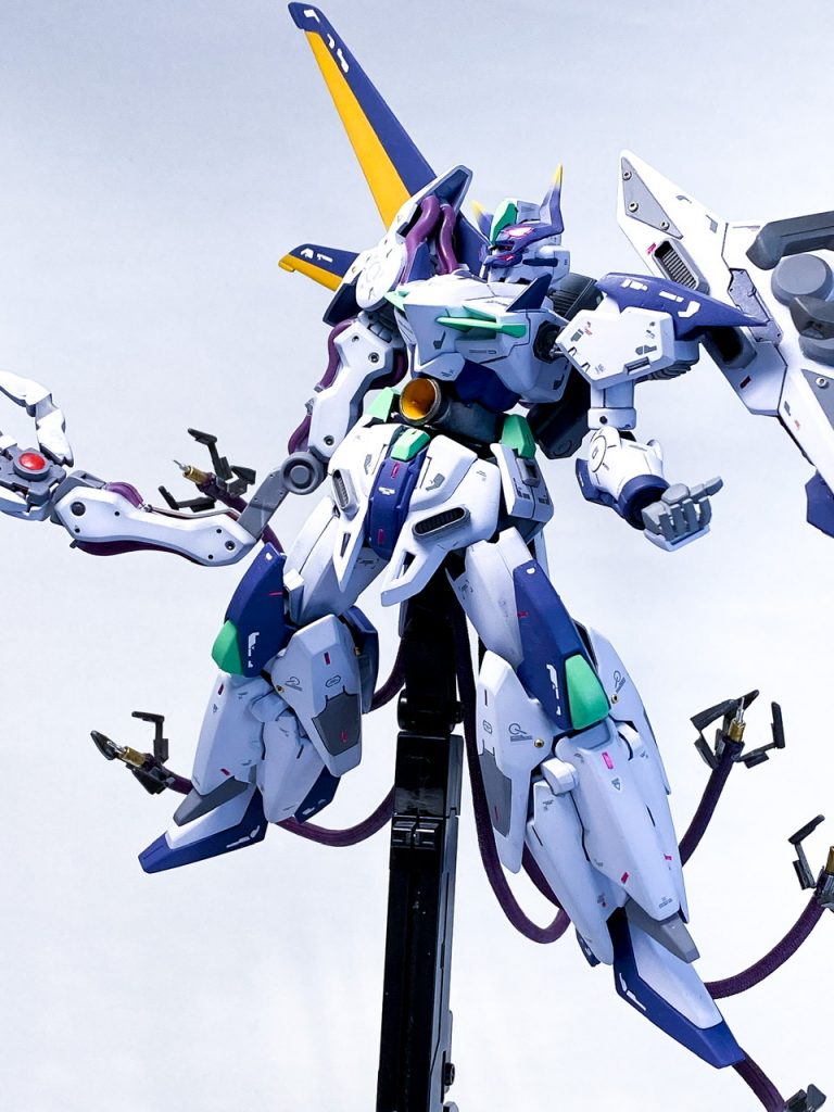 そしてとどめの大火力。腹部にバーニアパーツを埋め込んで必殺の腹ビーム射出口にしました。全集中ビームの腹式呼吸。もっと腹からロマン出せ。