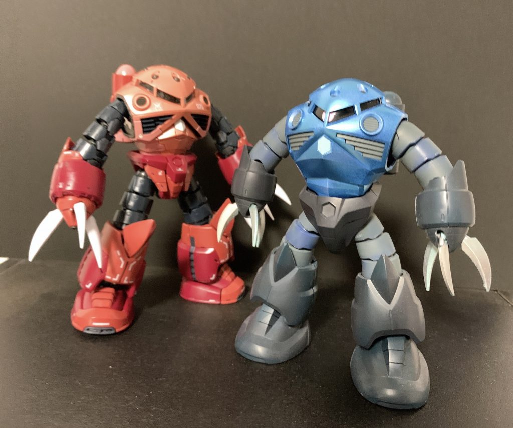 昨年作ったHGの量産型ズゴックとともに。やっぱりRGのほうがフォルムが好きです。