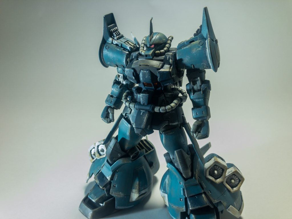 頭部、肩関節軸、股関節軸、太腿延長などで素立ちがカッコよくなるように調整しました。