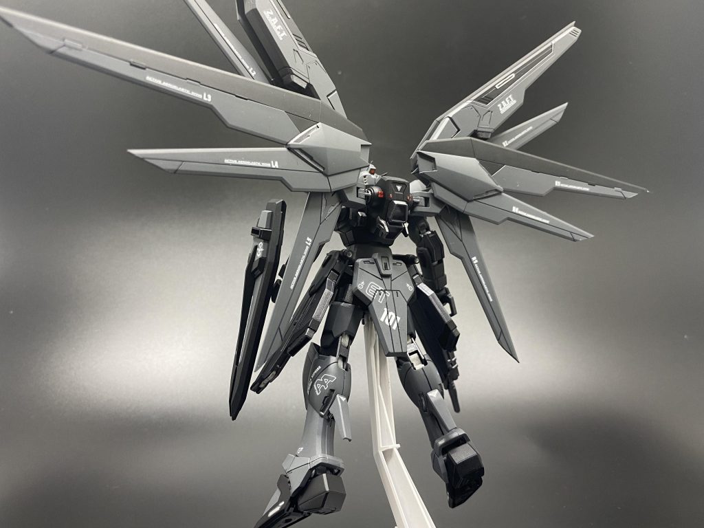 背面。腰部やふくらはきに斜めにデカール貼るの好きです。