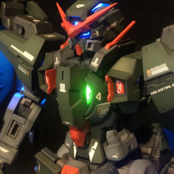 ガンダムOOデュナメスMG 1/100  半年前の作品です。電飾頑張りました。