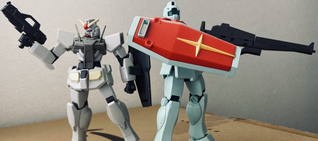 もう一枚。こう見るとシールドに思い切りバリが…(・ω・｀)