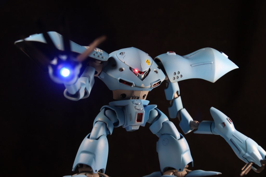 黒から立ち上げ塗装してそこからハイライトに白をふんわりかけて塗装しました