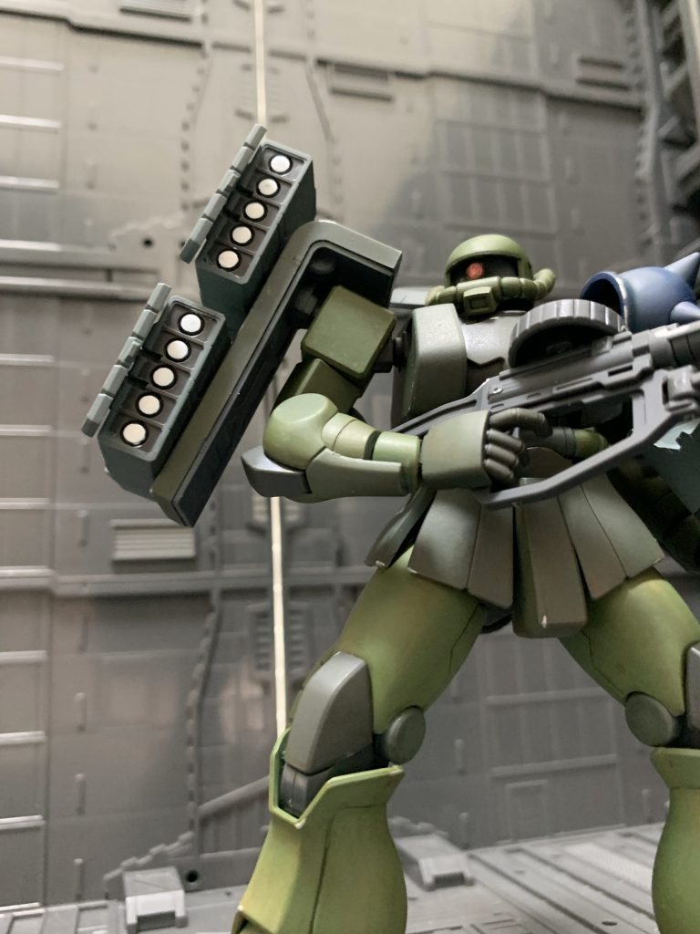 10連装ミサイルポッド。HGレオパルドダヴィンチのです。こちらも塗り分けて雰囲気を合わせました。