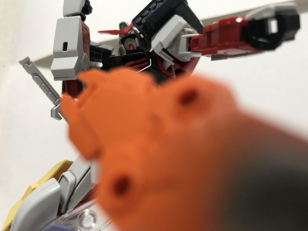 ドリルミサイル機体に埋め込んで爆発させる武装らしいネ!