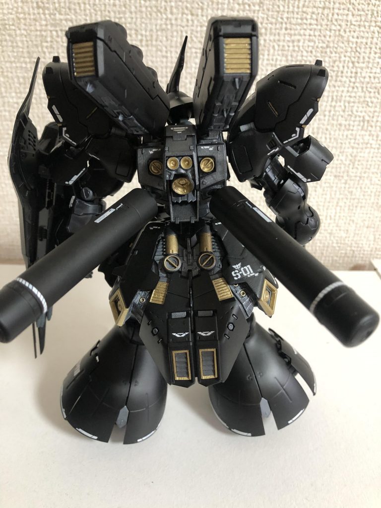 後ろバーニアやフィンの塗装が筆塗りで楽しかったです。