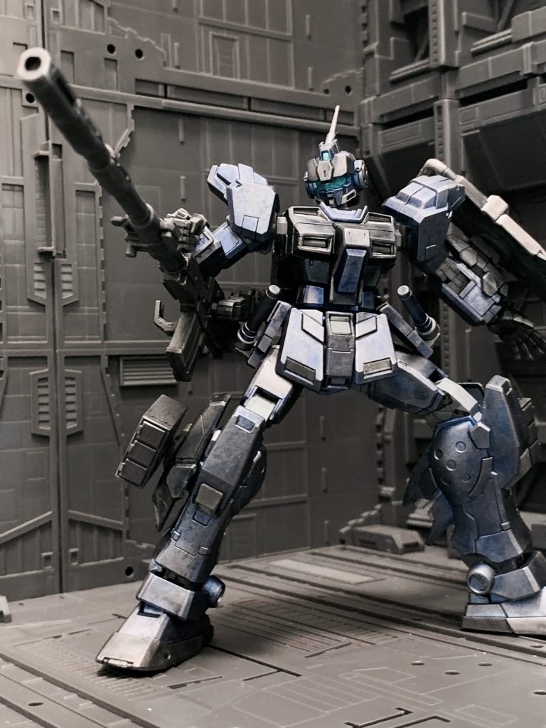 180mmキャノン。背部ラックから引き出すのがかっこいいです。パーツ注文しようかな笑。