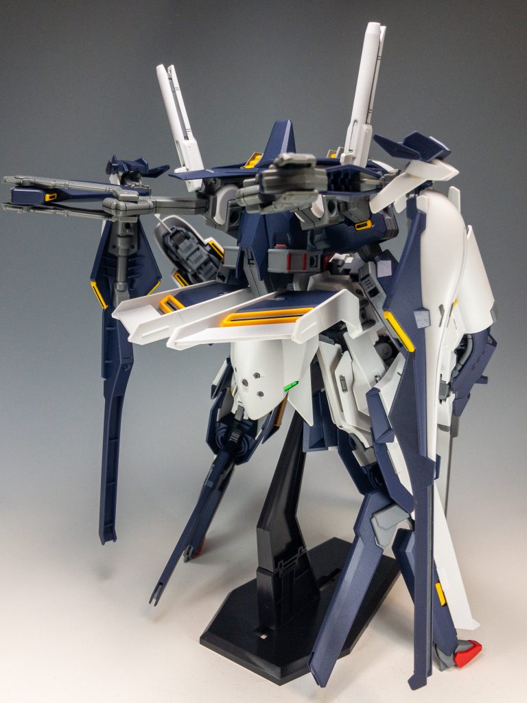 リアビューです。なかなかにメカメカしいですね(笑)