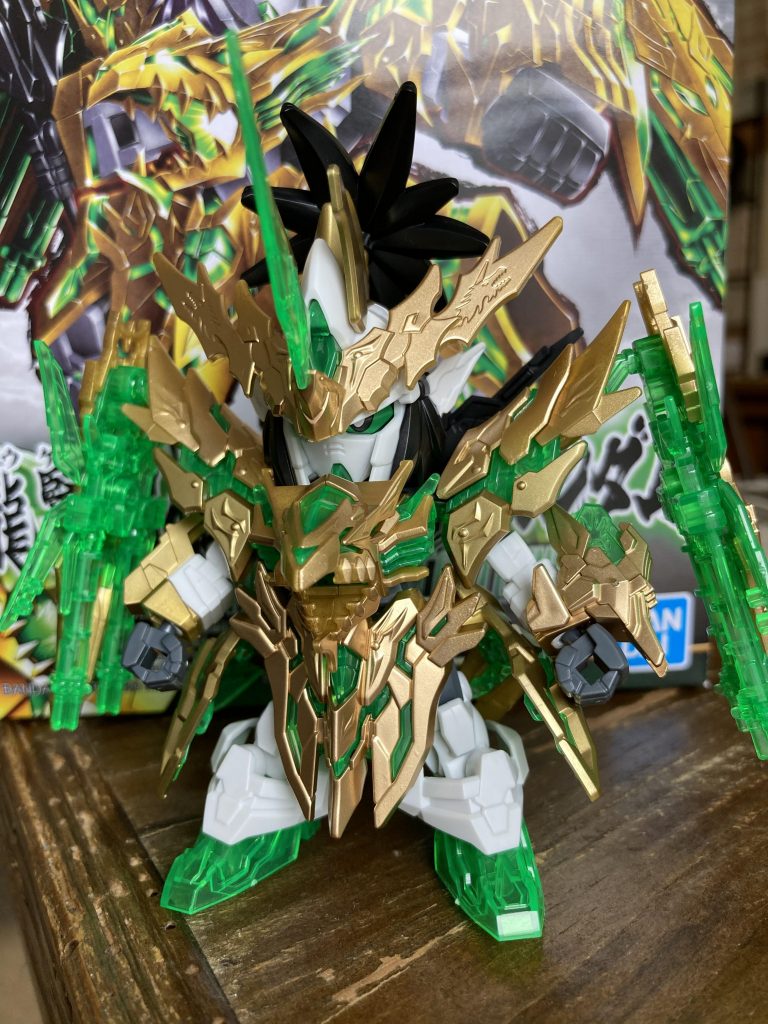 子供がSDワールドヒーローズにハマっていて、劉備ユニコーンが作りたいとせがまれ、ネットで購入しました。今はホビー関連は店頭での購入が難しいので😭、ネットの力に頼りました。初めてこのシリーズを作りましたが、とてもかっこいいですね！ガンダムマーカーエアブラシで、ゴールドとレッドゴールドをランナー塗装してから、子供と一緒に組み立てました。ほとんど自分が作りましたが😓