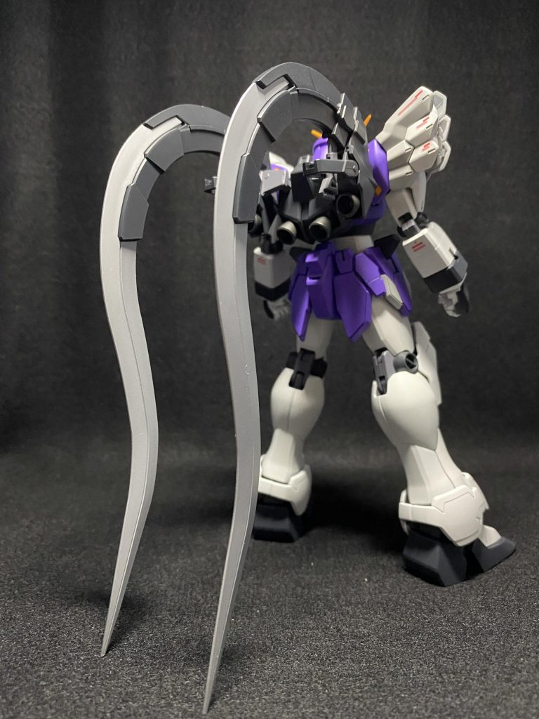 背面、ヒートショーテルがデカイ。