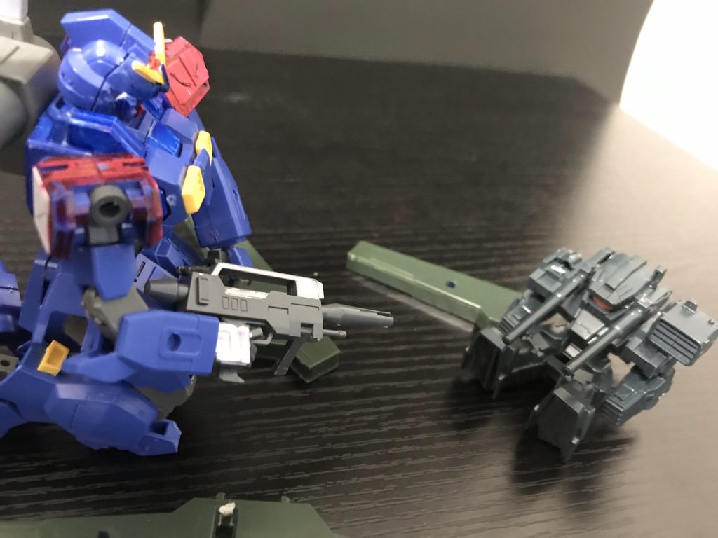 ストカス「ロト!あの件はありがとう!」ロト「久しぶり!リジェネ!」ストカス「あっ、ストライカーカスタムですけど...」ロト「あっ!人違い?」