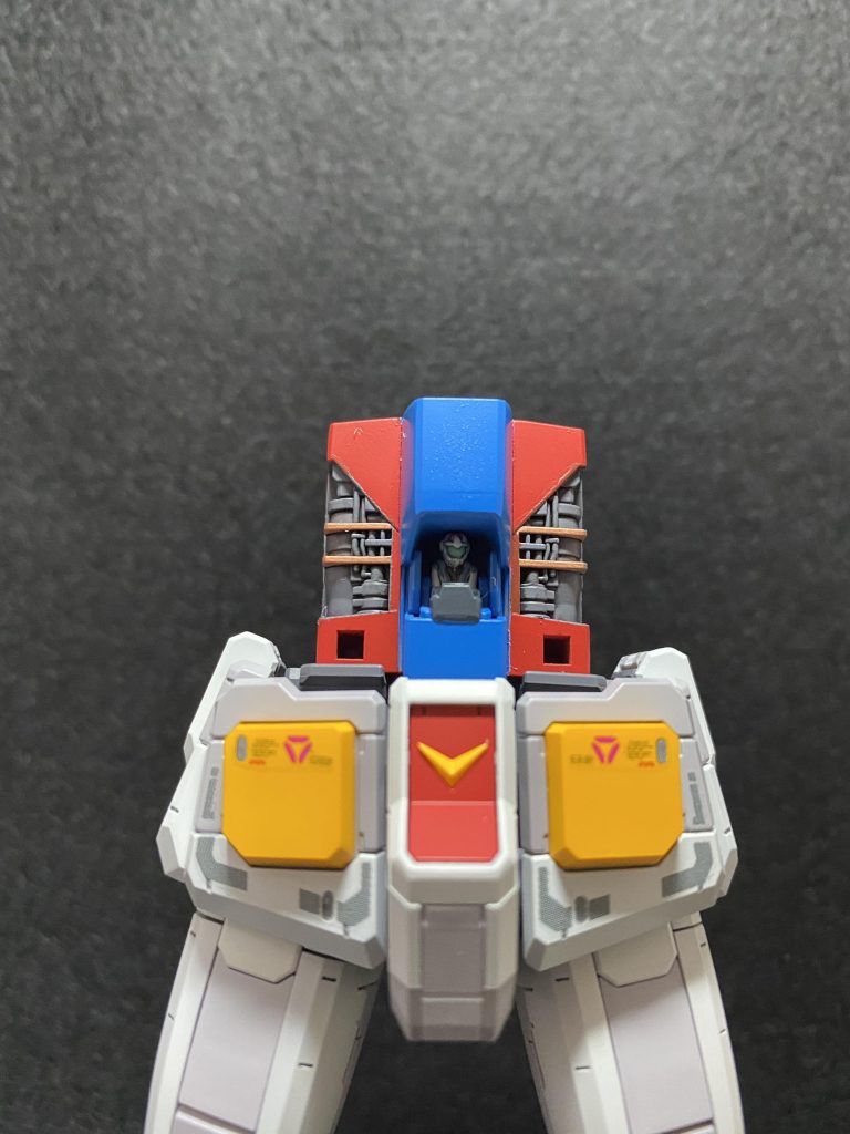 内部のコアブロックも塗りました。勿論、パイロットも。