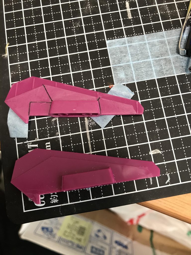 ファトゥムの翼には筋彫りを追加してディティールアップしました！