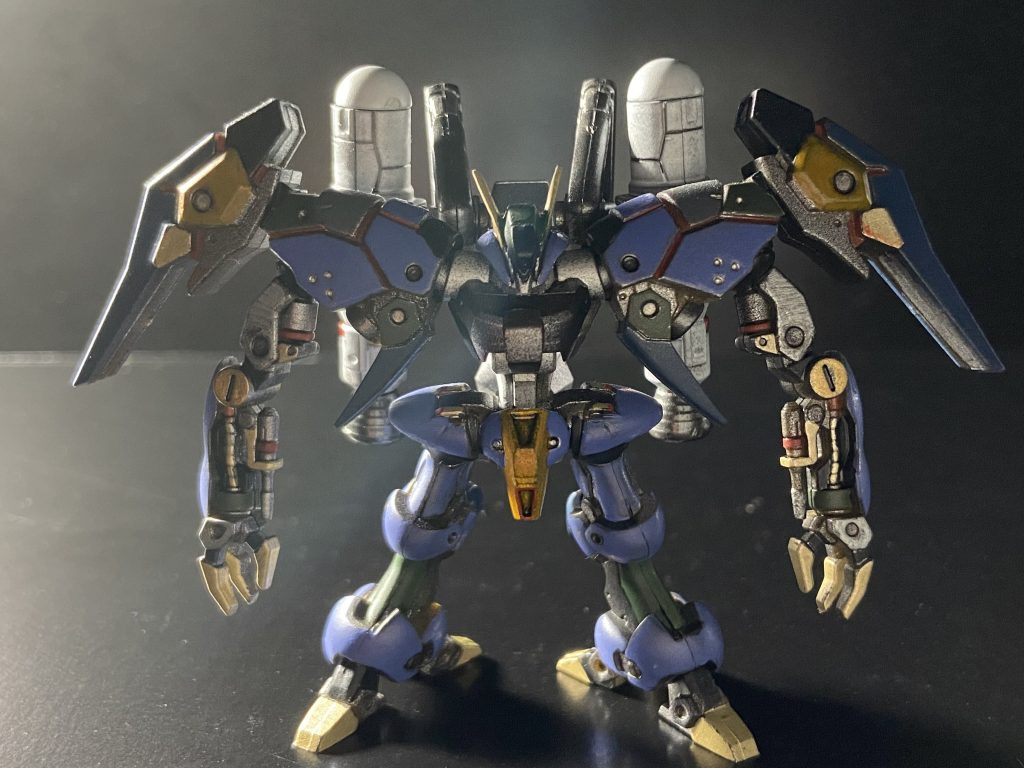 こちらも逆光ですが、不気味な存在感です。メイン写真はこれを拡大して少し調整してます^ ^邪道？努力だ！✨