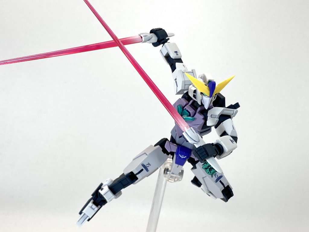 ビームサーベルはコアガンダムⅡと同型だが出力は強化されている。