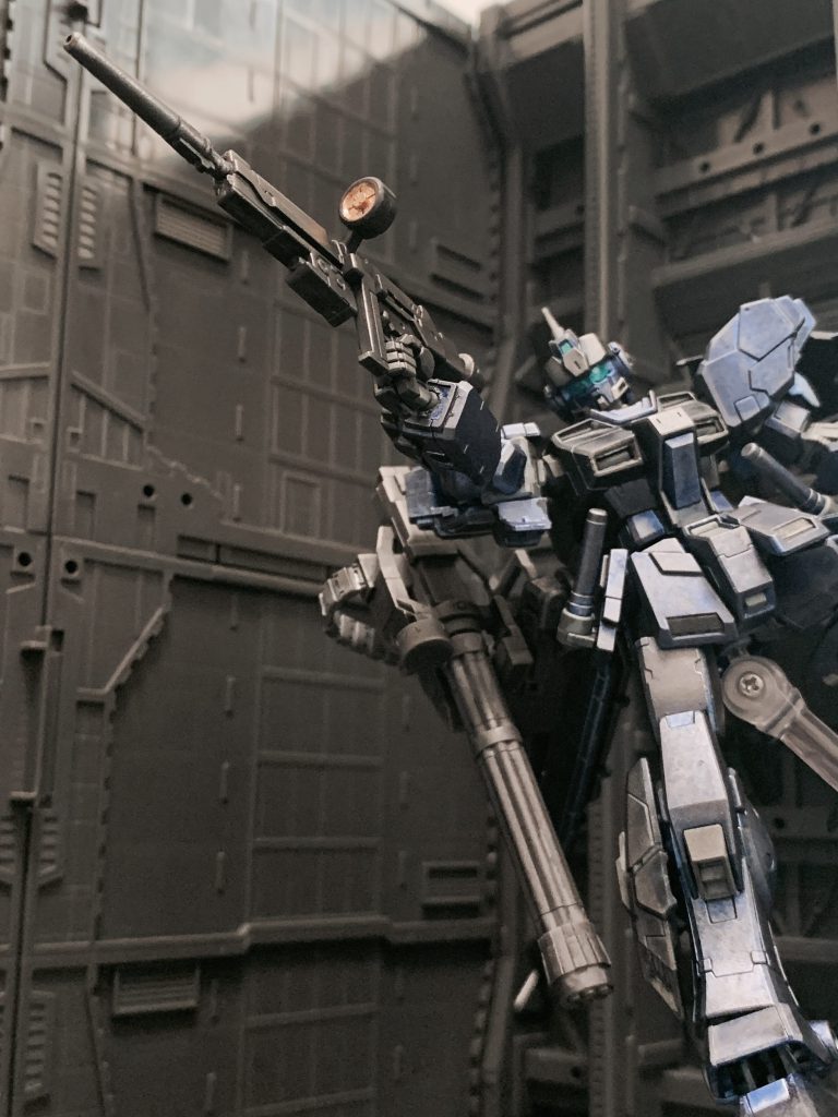 ハイパービームライフル。トリガーガードが造形されていますが、中途半端なところで切れているので付け足してあります。