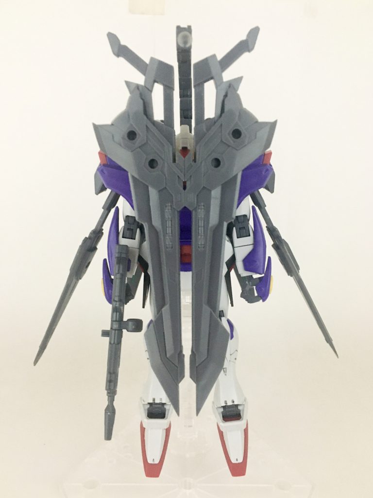 防御形態、正面。防御が全範囲に及び、大気圏への突入もできる形態。