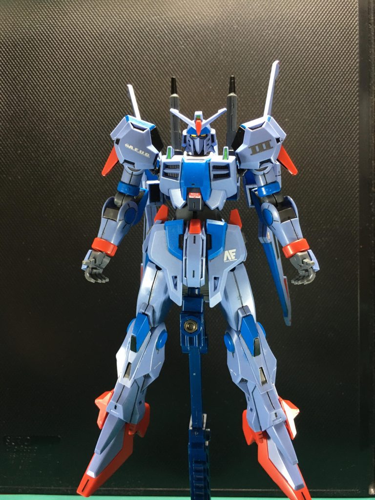 塗装はガンダムマーカー中心です。以前のジェミナス01と同様、一部はディテールごとに塗り分けを統一しています。白=Mr.ベースホワイト1000黒=ガンダムマーカー ガンダムブラック赤=同レッド水色=同ライトブルー黄=同イエローグレー1=同グレーグレー2=同メカグレーグレー3=Mr.カラースプレー ニュートラルグレー