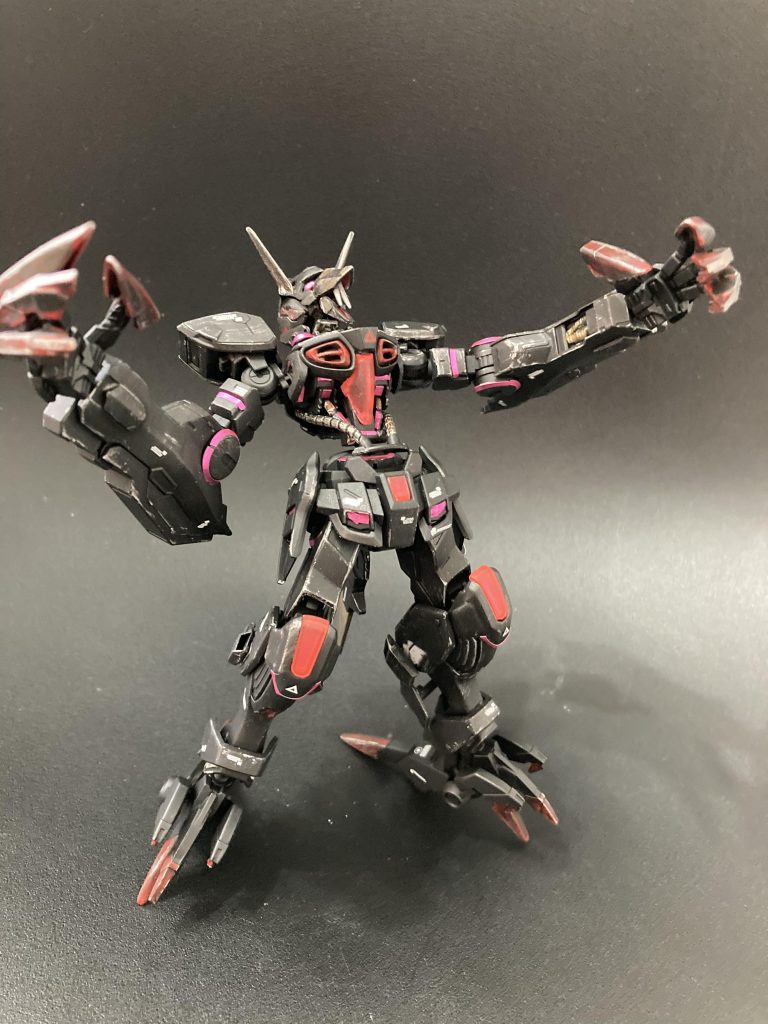 男はみんな「オオカミ」=野生本能理論により飛び道具は一切持たず野生の瞬発力特化型の機体設定です。