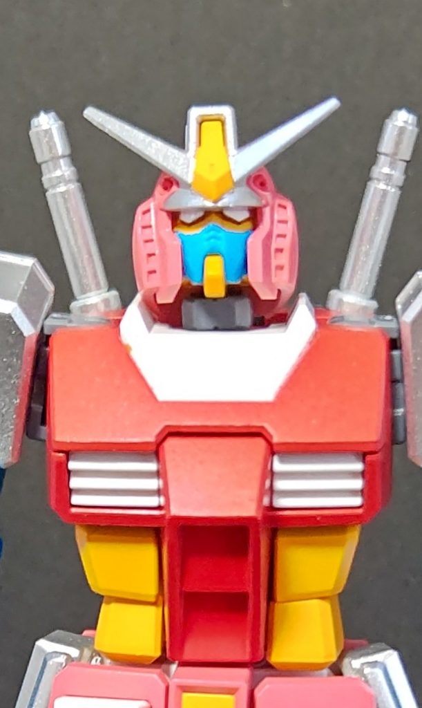 バストアップならまだ、いけるか?でも、企画的には奇跡的にかっこよくなるか、ひどく変な出来になったほうが良かったな