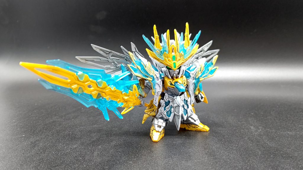 カラーリングは白:シルバー下地、ガンダムホワイト金:整形色下地、スターブライトゴールド(ガイアカラー)銀:シャインシルバー