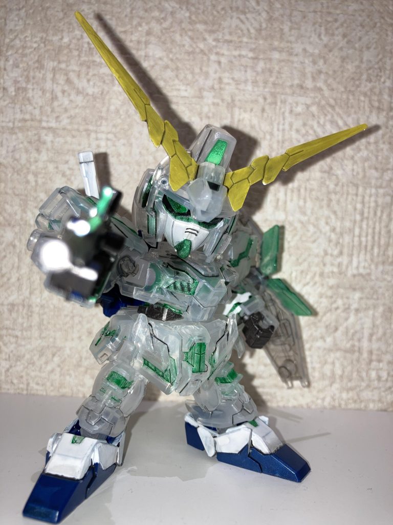 マスクは透けると恥ずかしいので、裏側を白で