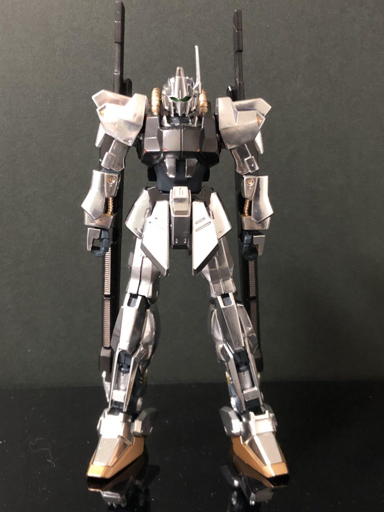 フロントショットシルバーメッキが触る端から曇るのでポージングしにくいのがネックでした