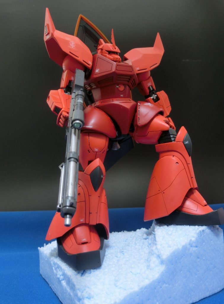 高台から様子をうかがうシーンをイメージしています。