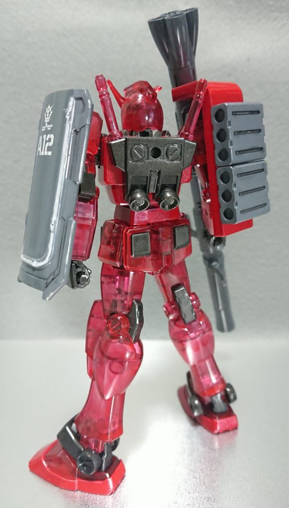 塗装はスプレー中心に・クリア部分はクリアレッド・クリアじゃない赤はメタリックレッド・黒は黒鉄色・武器類はMSグレージオン系