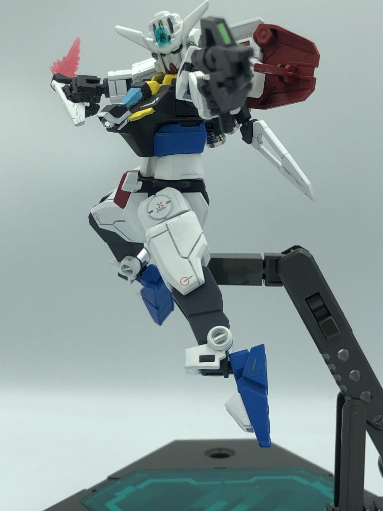 コアスプレーガンや目、足の基部など関節のシリンダーっぽい部分はラピーテープを貼ってディテールアップしています。最近ガンスタを見て知った技術。先人に感謝!