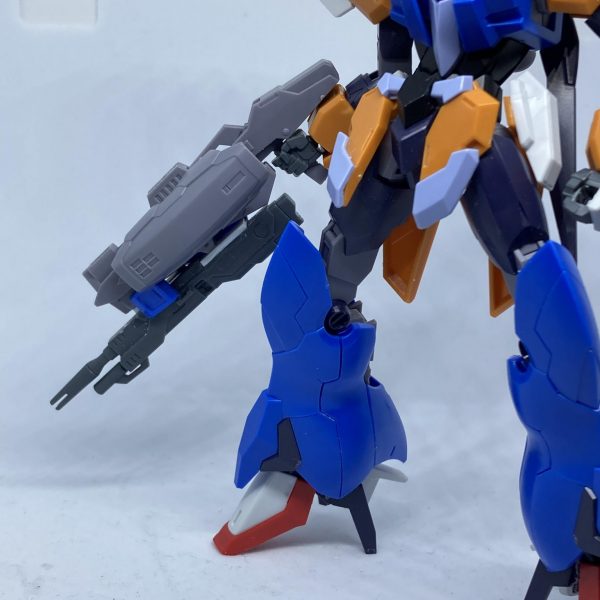 今日はビームライフルコアガンダム用のライフルに換装でインパルスのライフルがつくようにしてみたイメージでは上で高出力砲撃下で連射可能なビームライフルという感じとんがってるカバーつけようかは迷ってるのだけど(3枚目)今のとこはなしの方向を考えてる（1枚目）