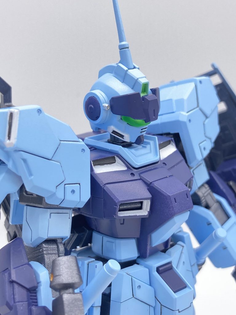 ゴーグルはシルバーの上に蛍光グリーンを塗装しています。中が全く見えませんが気に入っています。