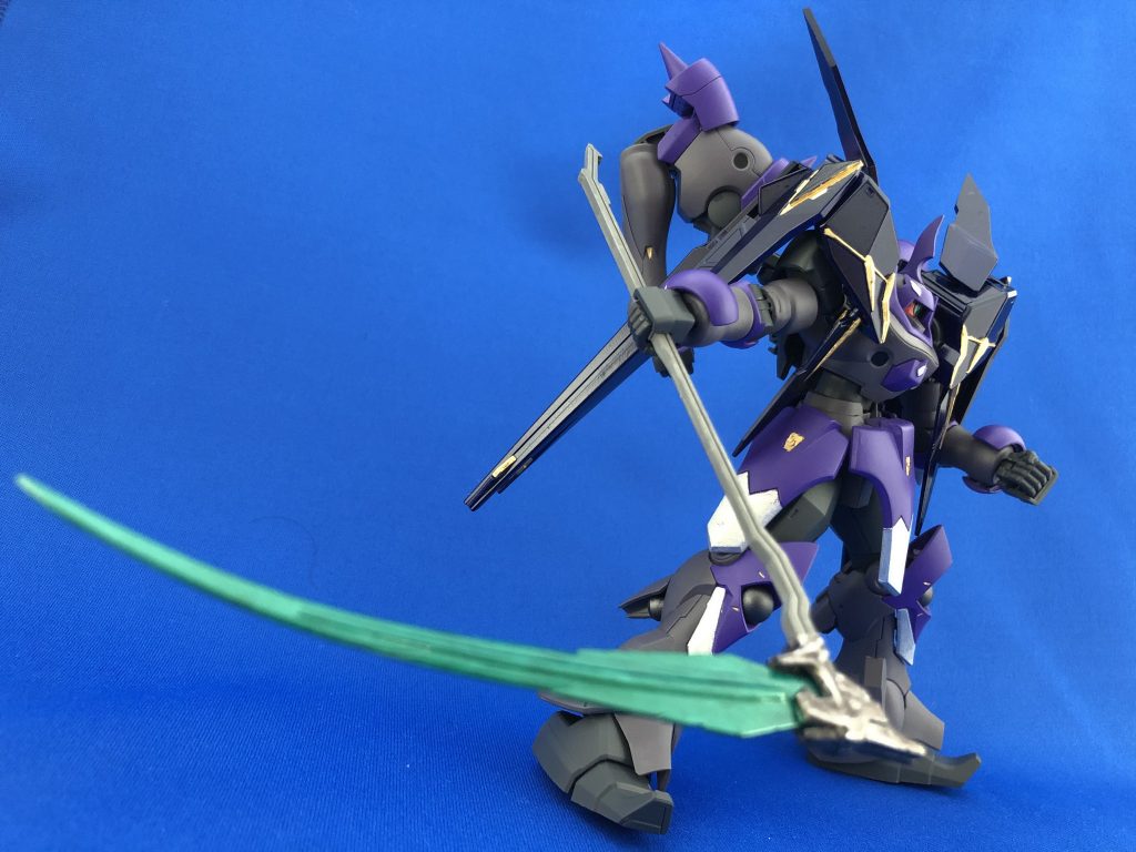 トップ画像では見切れてるビームシザース鎌のポージングは難しいです