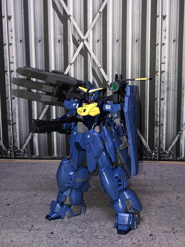 陸戦型ガンダムジェミナス02！脚部ユニットがドムっぽい？バックパック右部には6連装ミサイルポッドが付いてる！