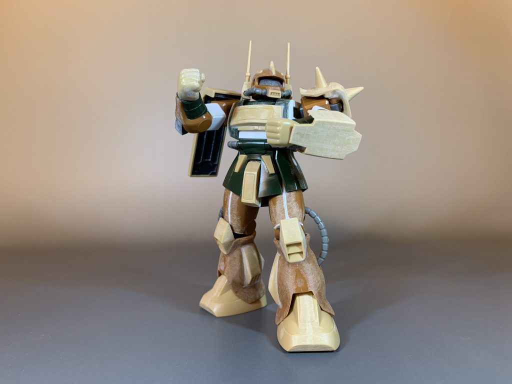 ニコイチ改造と旧キットっぽいマッチョ改造しましたが、可動もそこそこ出来ます。