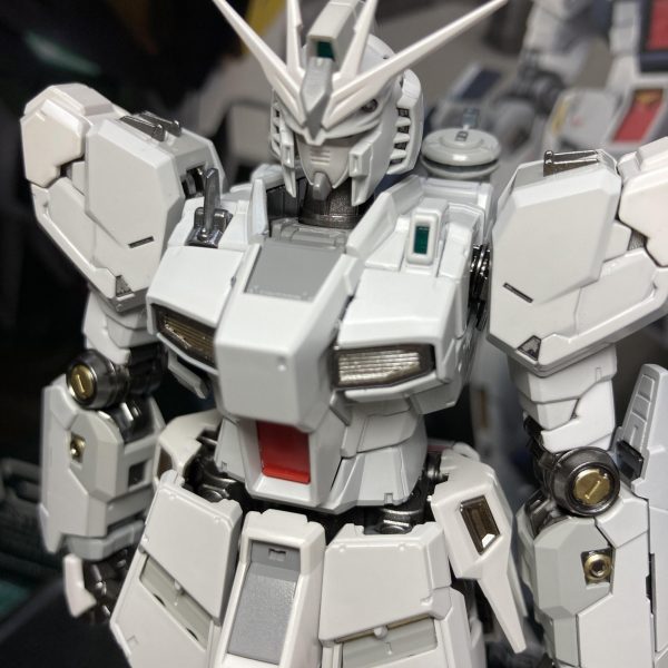 νガンダム　ロールアウトカラー