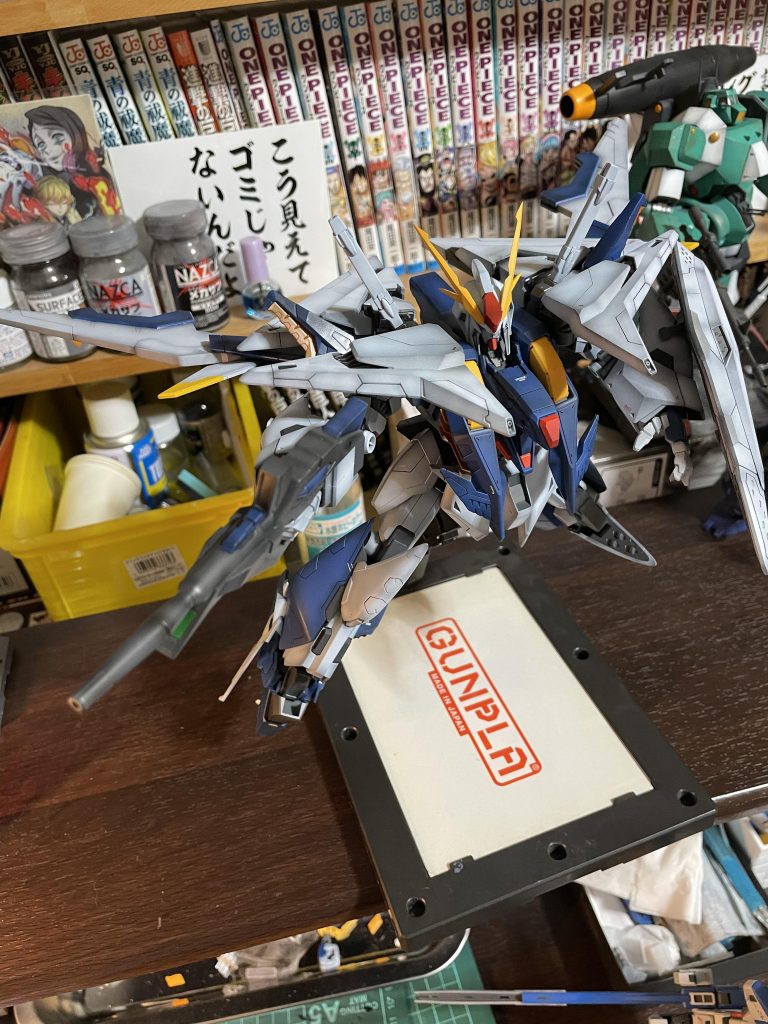 胸のアンテナは外してます。穴は埋めずにそのままですが