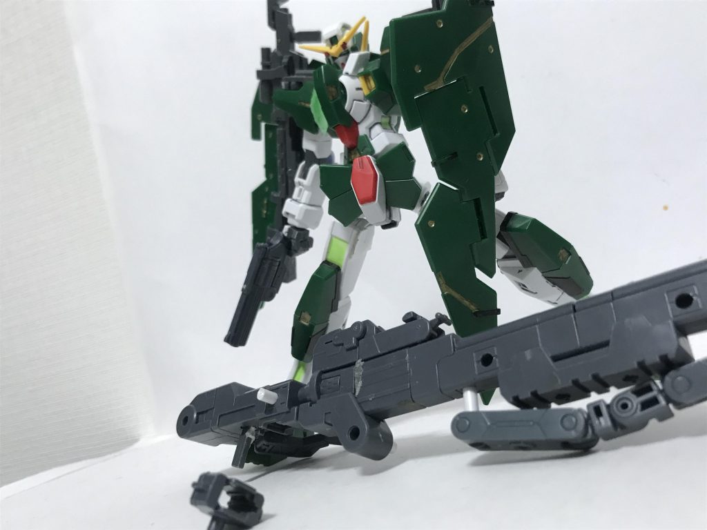 デュナメス「ストカスとペイルライダーは大丈夫なのかわからないが、俺は本拠地を叩く!」…