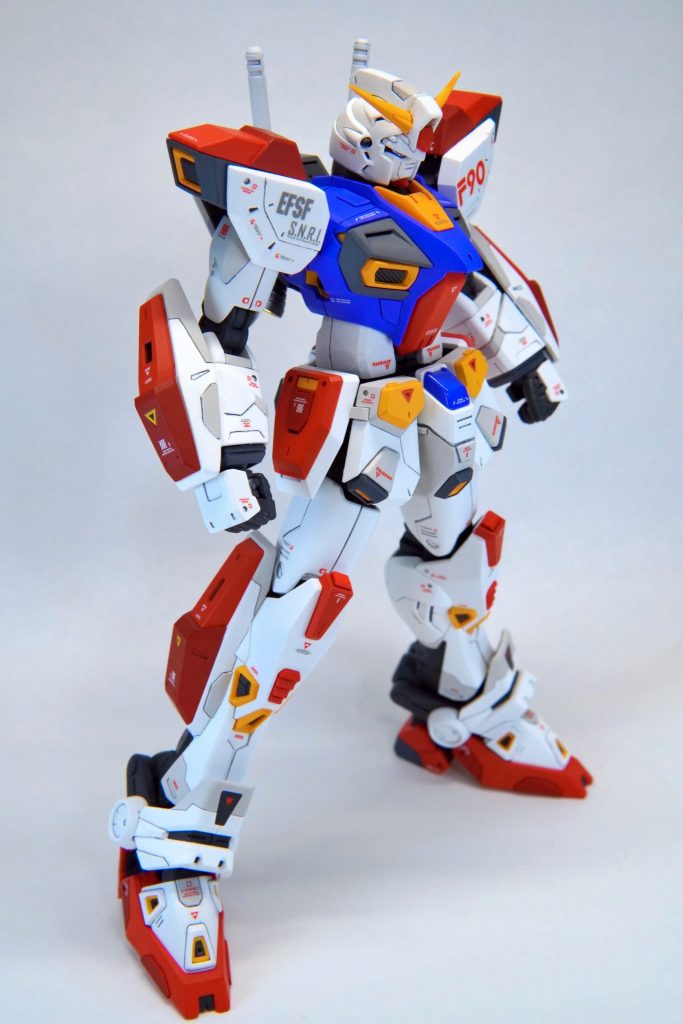 上半身はプロポーションを結構弄っています。