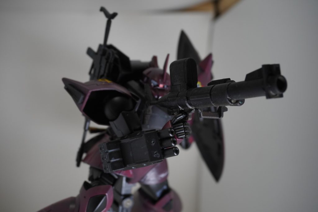 ロケットランチャーはガンダムベースに買いに行けるご時世ではなかったのでミキシングで作りました。