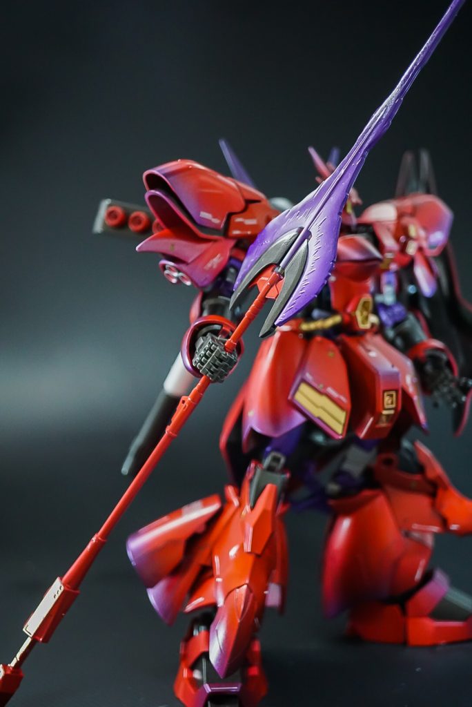 武装 ビームハルバードサザビーの物をそのままも面白くないので手癖で長物にしましたビーム刃はアルスの物に合わせて紫に