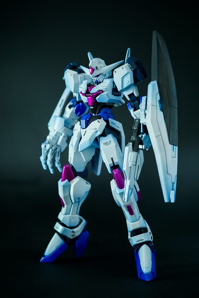 基本形態、クアドリガ ゼロスタイル標準的な立ち回りを得意とするスタイル武装はビームサーベル×2、シールド、スプレーガン、サーベルクロー