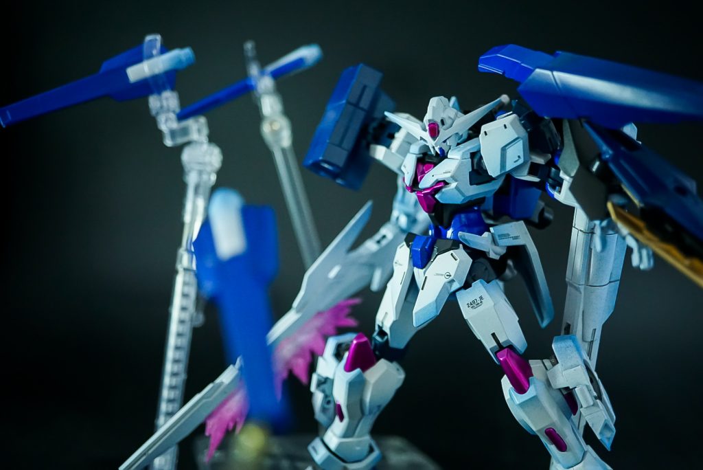 ポージングを少々余談ですがドラグーンと言うべきかファングというべきかはたまたファンネルか…迷った結果ストライカーパックシステムを使ってるのでとりあえずドラグーンとしました